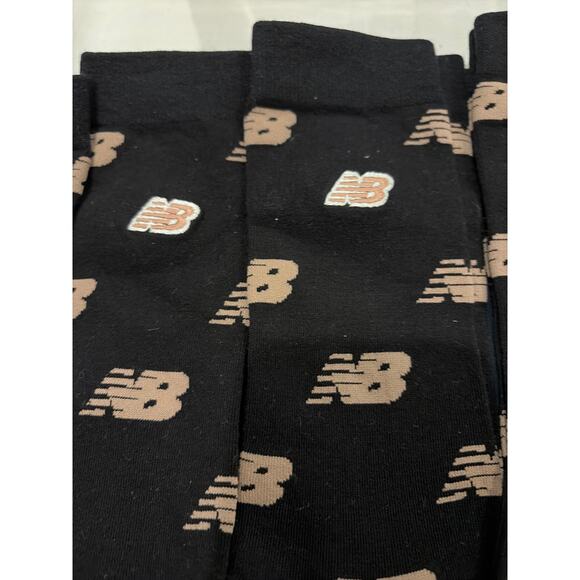 4 pack new balance socks, medium - Picture 2 of 4